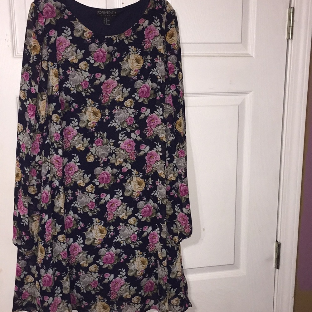 floral dress / long sleeved
